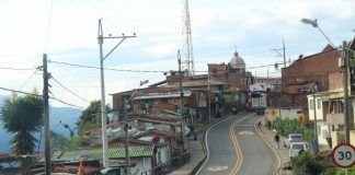 Via Primavera - La Pintada. Versalles. Foto El Suroeste