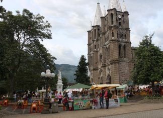 Jardín prohíbe la práctica de la minería a gran y mediana escala