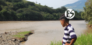 Bolombolo, una playa entre montañas