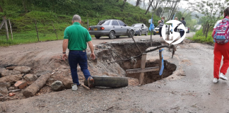 Hundimiento en vía que conduce a Venecia, Amagá y Fredonia