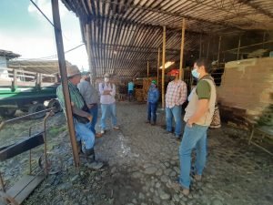 Productores de caña y cacao del Suroeste se capacitaron para mejorar sus cultivos