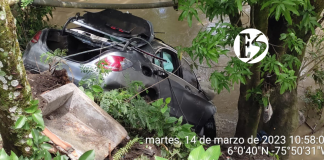 Accidente en la vía Bolombolo – Santa Fe deja una persona muerta Accidente en la vía Bolombolo - Santa Fe deja una persona muerta