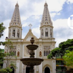 Polémica por profesor que bailó sin camisa frente a sus estudiantes en Andes