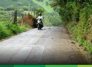 Gobernación entregó placa huella en zona rural de Jardín y anunció pavimentación de vía hacia Riosucio